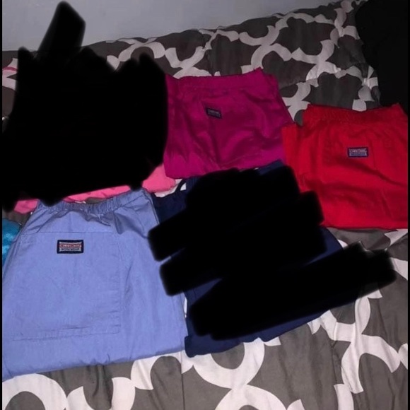 Lot of scrubs - Picture 1 of 4